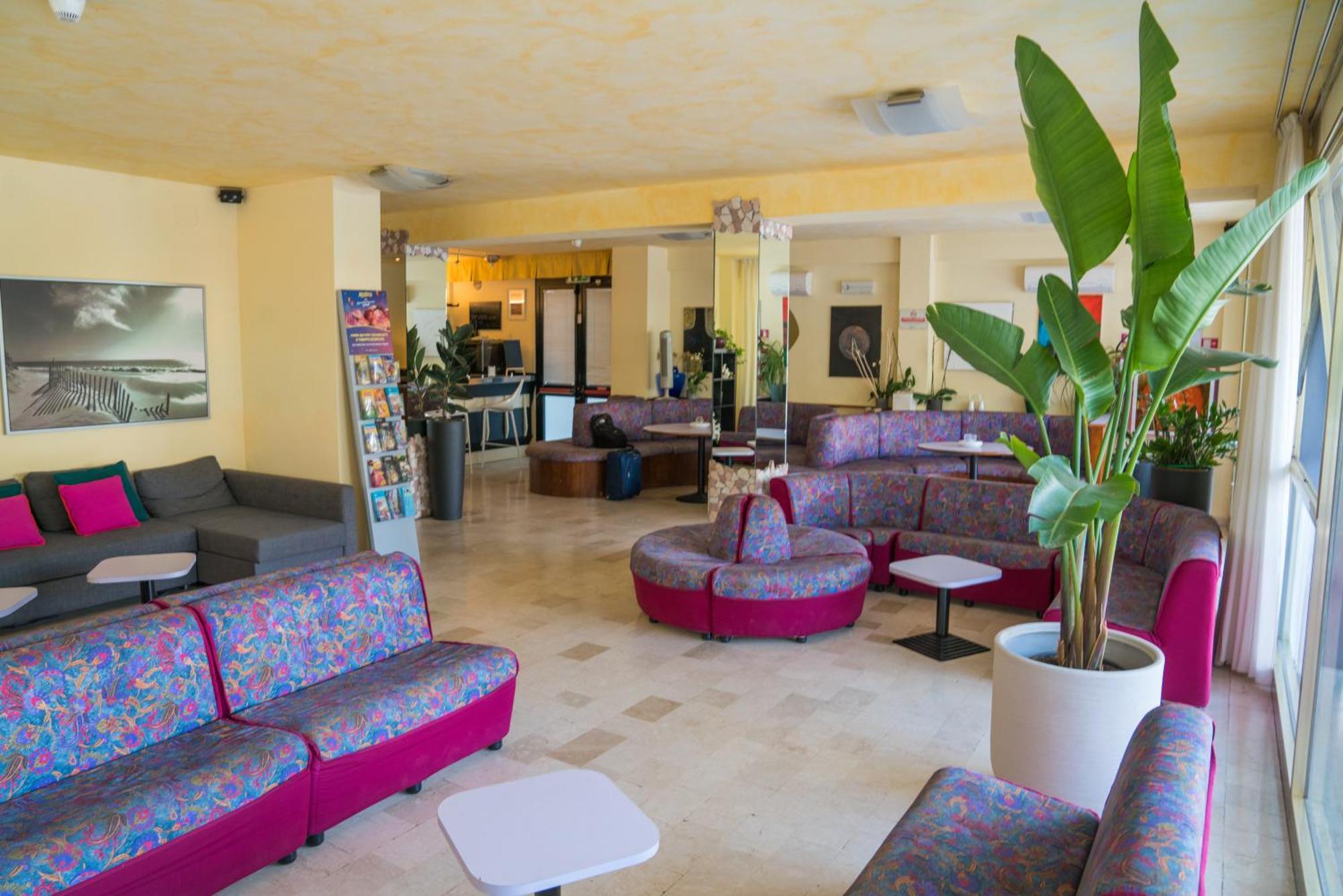 Hotel Singapore Милано Мартима Екстериор снимка